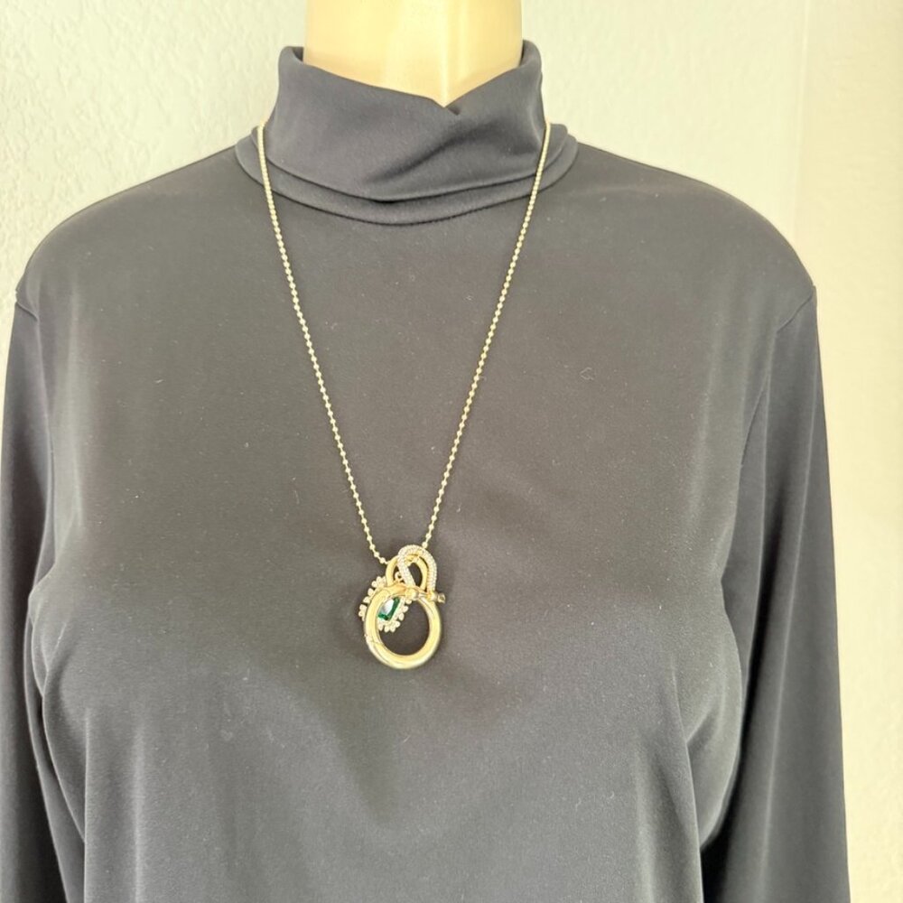 #9 garden party costume jewelry / gold seed chain w/ gold accents & green stone